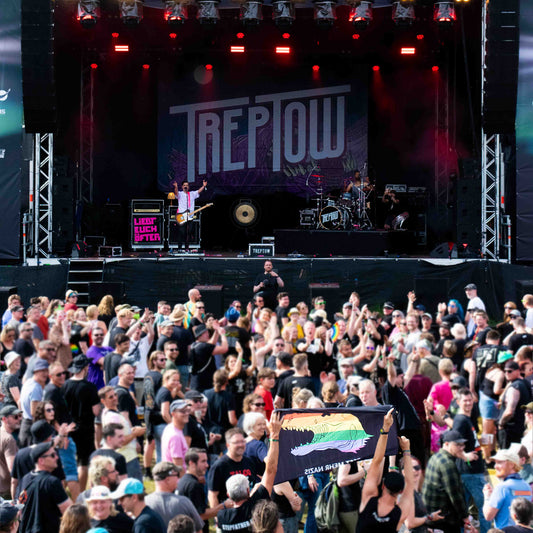 Schwenkfahne - Esst mehr Nazis